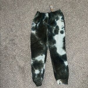 BKE youth joggers. Small